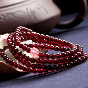 Qianqi wine red garnet strawberry crystal bracelet ladies crystal jewelry hand string multi - circle multi - layer bracelet