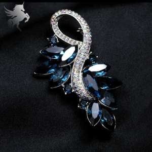 Yi Zhen Ms. big brooch blue crystal corsage pin | European and American fashion original design to send girls gifts